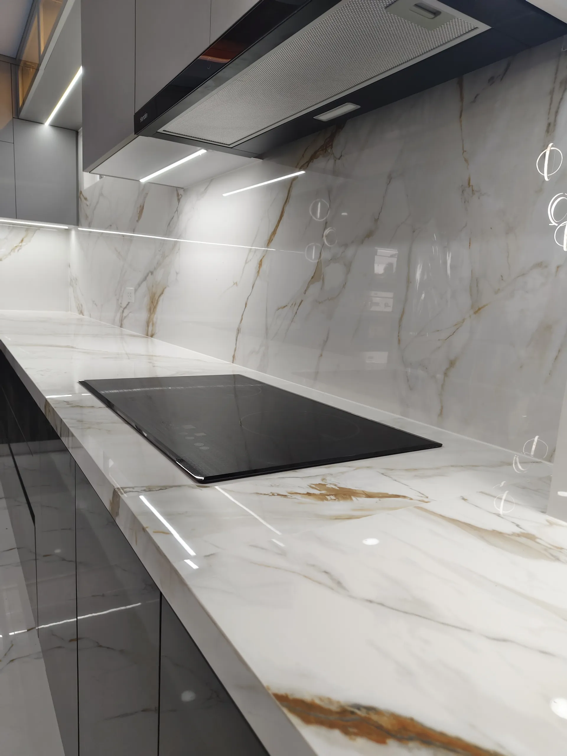 Zero-Porosity Sintered Stone Countertop